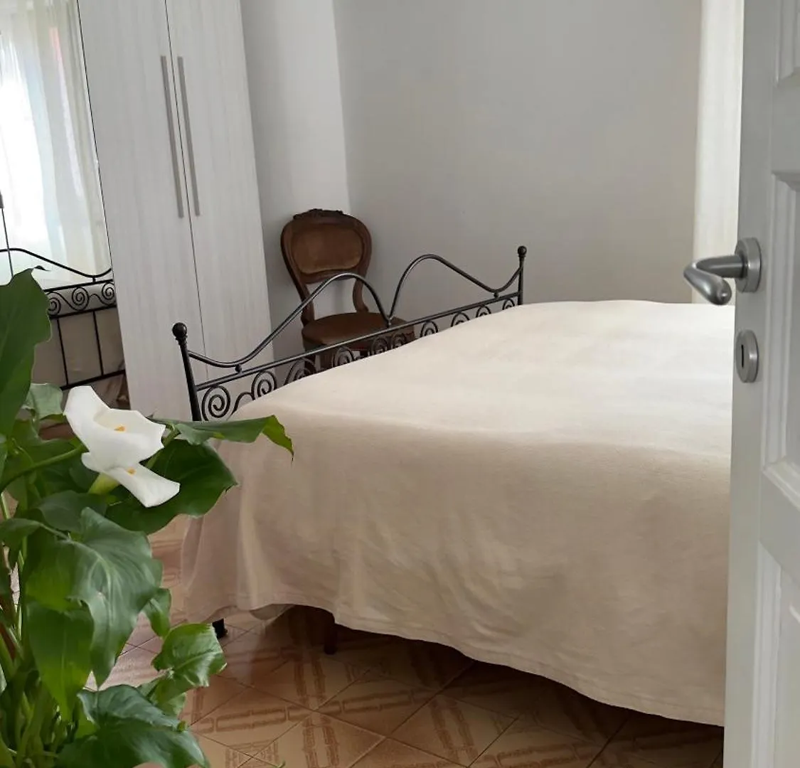 Entire Three Bedrooms Townhouse With Terrace In Heart Of Tuscany Montopoli in Val dʼArno Italien